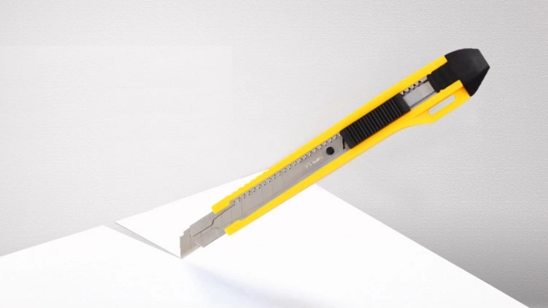 Dao rọc giấy c&oacute; thể điều chỉnh độ d&agrave;i lưỡi linh hoạt