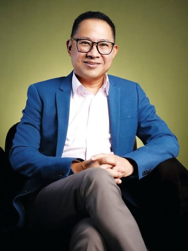 T&aacute;c giả L&yacute; Qu&iacute; Trung