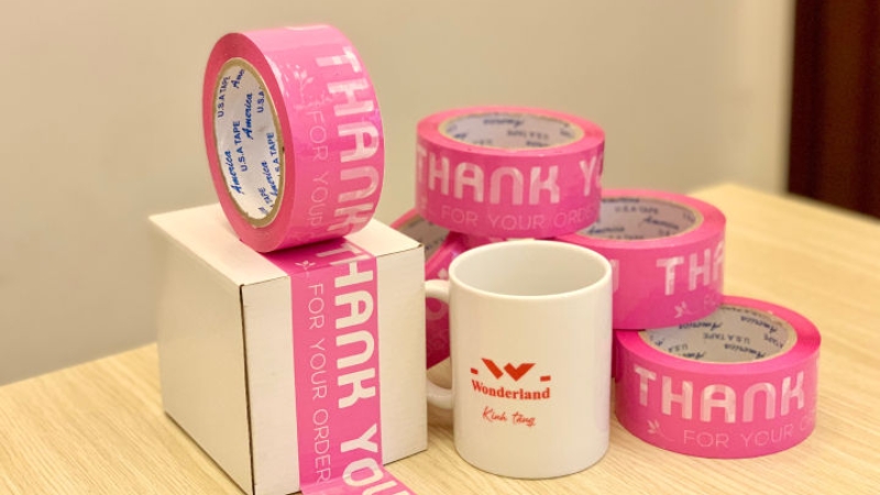 Băng keo m&agrave;u c&oacute; m&agrave;u sắc đa dạng, gi&uacute;p ph&acirc;n loại v&agrave; trang tr&iacute; dễ d&agrave;ng