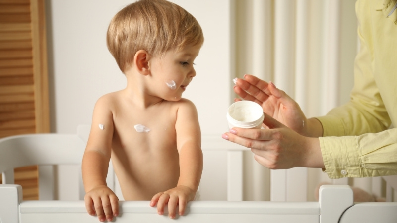 Ưu ti&ecirc;n th&agrave;nh phần an to&agrave;n, thương hiệu uy t&iacute;n, pH 5.5, thử k&iacute;ch ứng v&agrave; hạn d&ugrave;ng r&otilde; r&agrave;ng