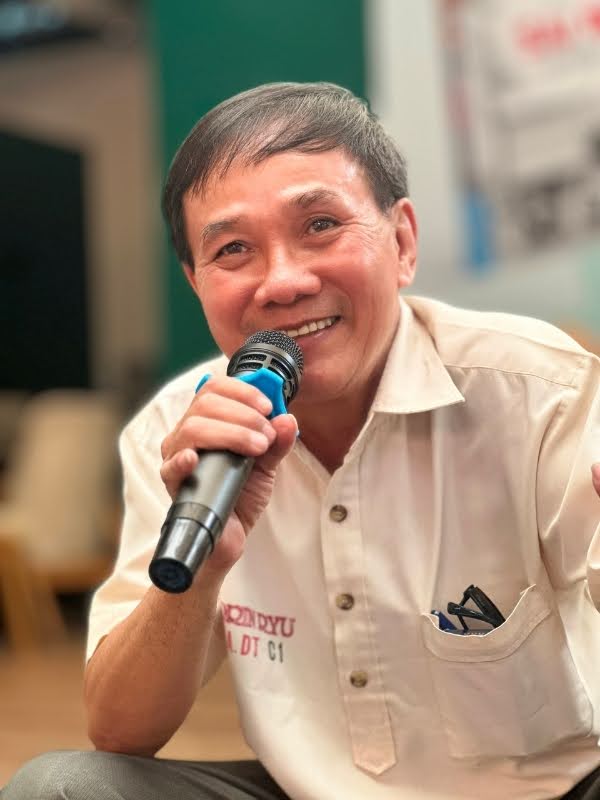 Nh&agrave; b&aacute;o C&ugrave; Mai C&ocirc;ng