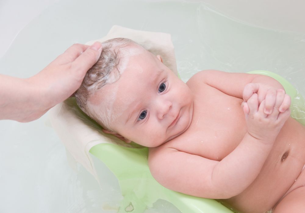 Khi chọn sữa tắm gội, ti&ecirc;u ch&iacute; an to&agrave;n lu&ocirc;n được c&aacute;c mẹ quan t&acirc;m