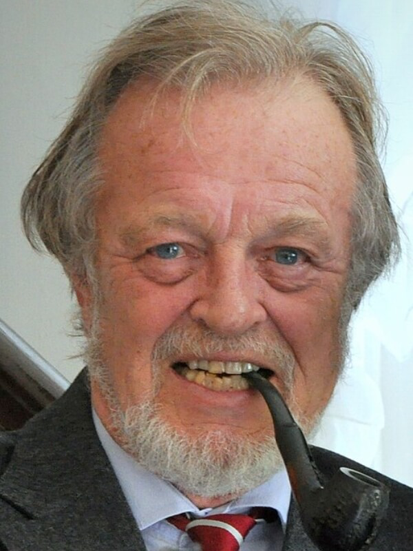 Tác giả Bernard Cornwell