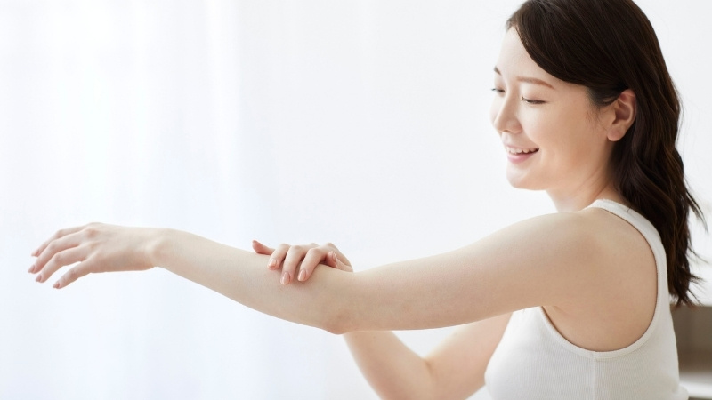Chăm s&oacute;c da to&agrave;n th&acirc;n b&agrave;i bản gi&uacute;p l&agrave;m sạch, nu&ocirc;i dưỡng v&agrave; bảo vệ l&agrave;n da khỏe đẹp rạng rỡ