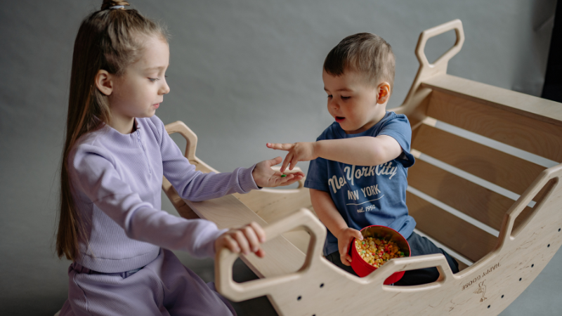 Bập bênh cho bé vui chơi và vận động mỗi ngày