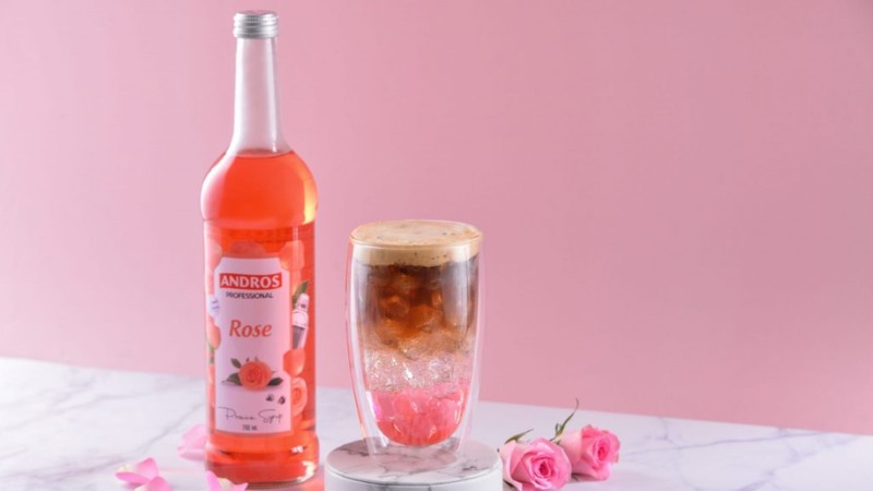 sir&ocirc; l&agrave; nguy&ecirc;n liệu kh&ocirc;ng thể thiếu để tạo n&ecirc;n những chiếc b&aacute;nh pancake đẫm sốt