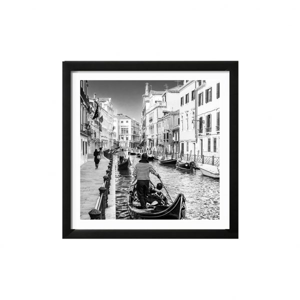 Tranh trang trí in Canvas Du ngoạn thuyền đáy bằng ở Venice