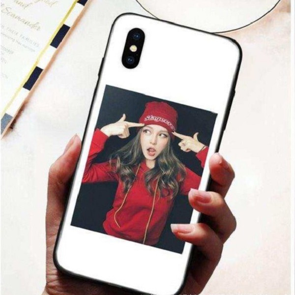Ốp Cô Gái Mặc Áo Hoodie Màu Đỏ Mũ Đỏ Dành Cho Iphone