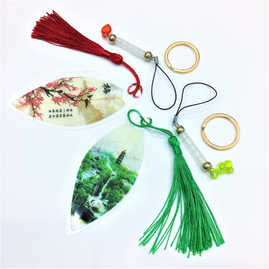 1706800 , 6516142102891 , 62_11861023 , 220000 , Combo-2-bo-moc-khoa-bookmark-nen-hoa-dao-cay-xanh-tua-do-tua-xanh-la-tim-do-chum-nho-xanh-cuc-ky-doc-dao-62_11861023 , tiki.vn , Combo 2 bộ móc khóa bookmark - nền hoa đào cây xanh - tua đỏ tua xanh Combo 2 bộ móc khóa bookmark - nền hoa đào cây xanh - tua đỏ tua xanh lá - tim đỏ chùm nho xanh - cực kỳ độc đáo