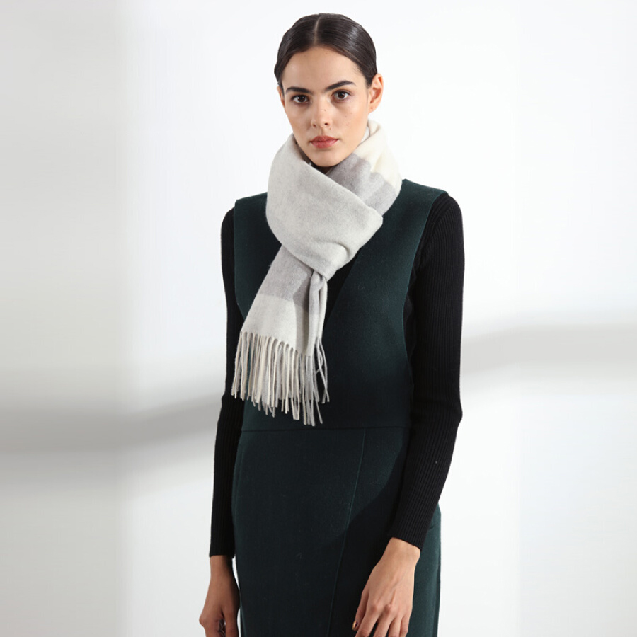 1673367 , 2480067719622 , 62_9238234 , 2710000 , Khan-Choang-Len-Cashmere-Thoi-Trang-Cho-Nu-Pierre-Cardin-D21TM5131-62_9238234 , tiki.vn , Khăn Choàng Len Cashmere Thời Trang Cho Nữ Pierre Cardin D21TM5131 Khăn Choàng Len Cashmere Thời Trang Cho Nữ Pierre Cardin D21TM5131