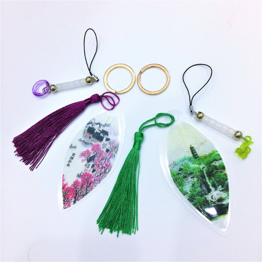 1706799 , 4350224094566 , 62_11861016 , 220000 , Combo-2-bo-moc-khoa-bookmark-nen-hoa-dao-cay-xanh-tua-tim-tua-xanh-la-vong-tron-tim-chum-nho-xanh-cuc-ky-doc...-62_11861016 , tiki.vn , Combo 2 bộ móc khóa bookmark - nền hoa đào cây xanh - tua tím t Combo 2 bộ móc khóa bookmark - nền hoa đào cây xanh - tua tím tua xanh lá - vòng tròn tím chùm nho xanh - cực kỳ độc...