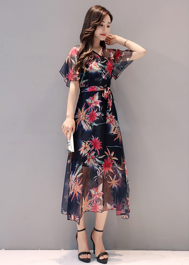 7623116020194,62_8052097,380000,tiki.vn,Dam-Maxi-Hoa-Tiet-Tay-Rong-3MX2132n-Size--62_8052097,Đầm Maxi Họa Tiết Tay Rộng 3MX2132
- (Size ) Đầm Maxi Họa Tiết Tay Rộng 3MX2132
- (Size )