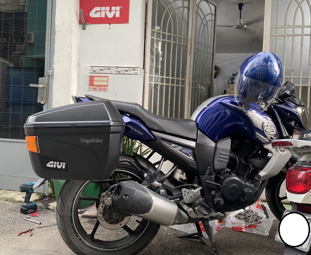 Thùng hông FZS, thùng hông givi E22NS_OR và baga hông lắp cho xe FZ S