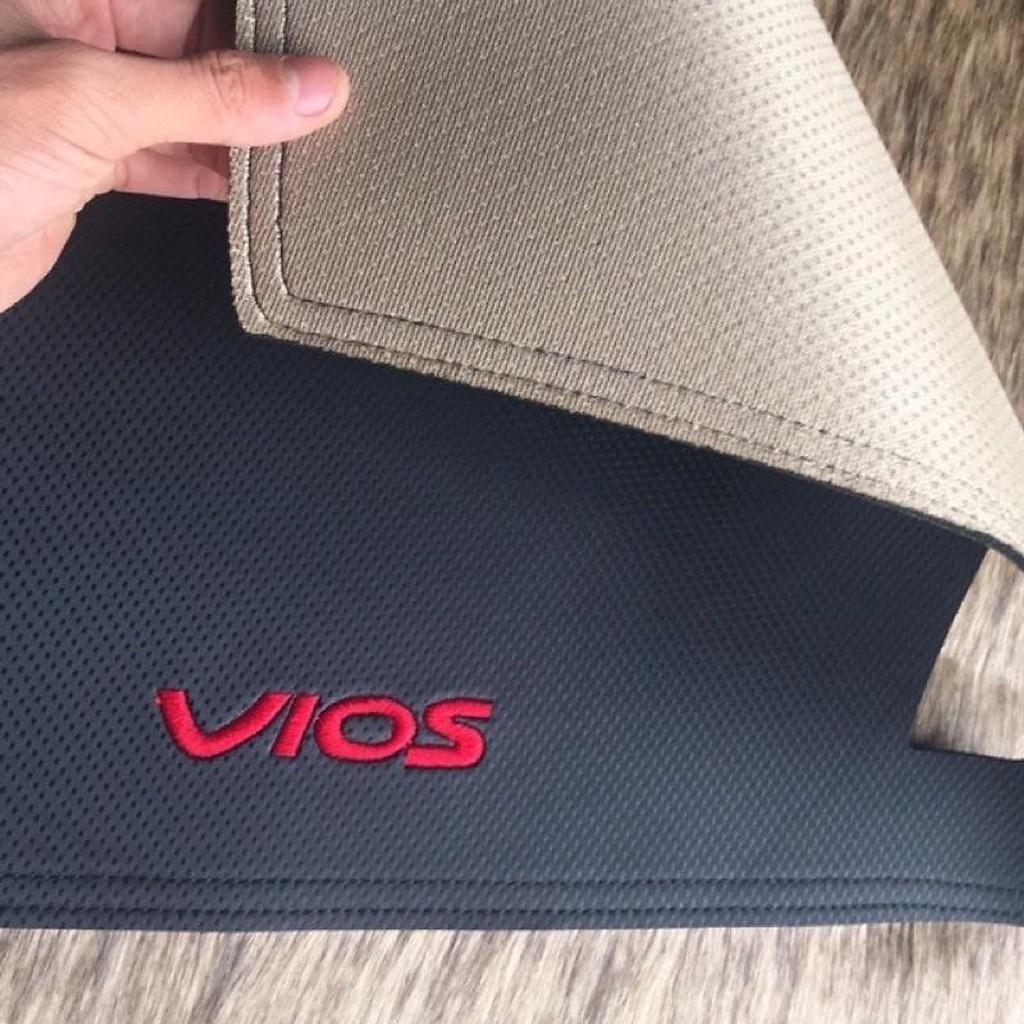 Thảm taplo da vân cacbon dành cho xe Toyota Vios 2019-2020