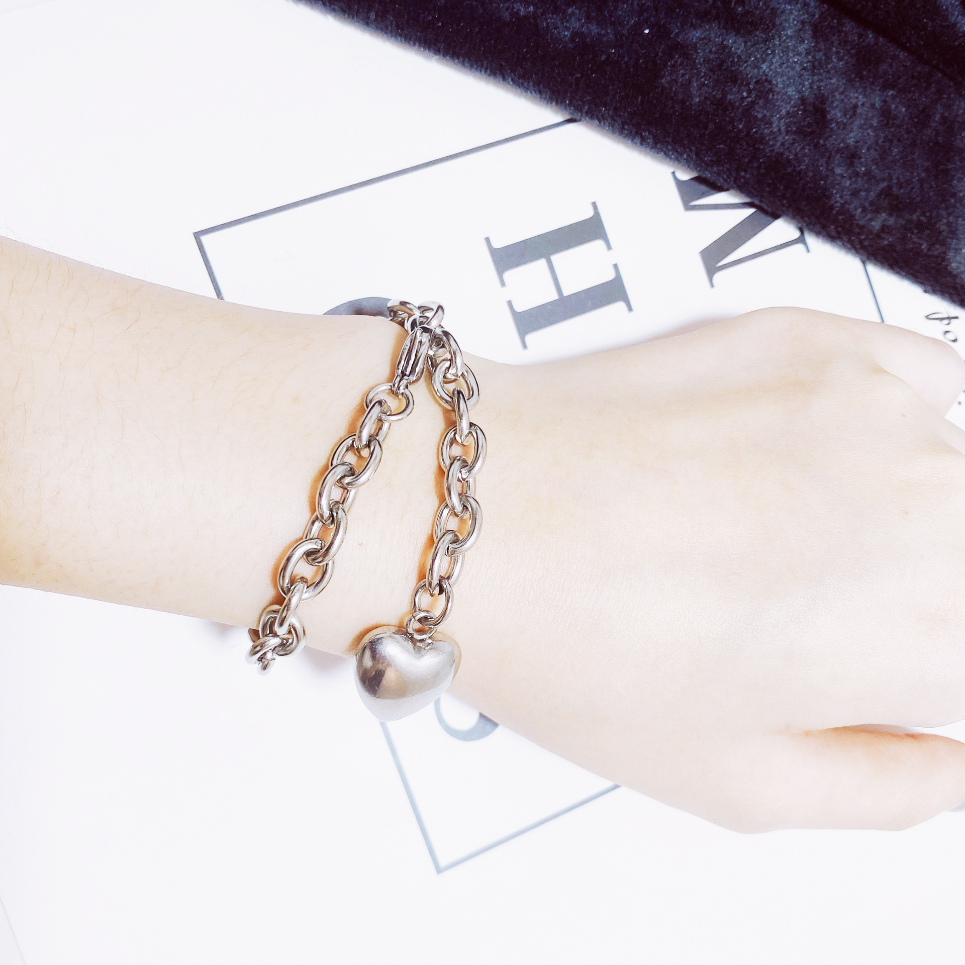 Lắc tay unisex nam nữ trái tim