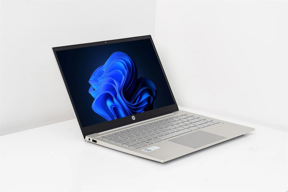 Máy Tính Xách Tay Laptop HP Pavilion 14-DV2032TU - Hàng Chính Hãng