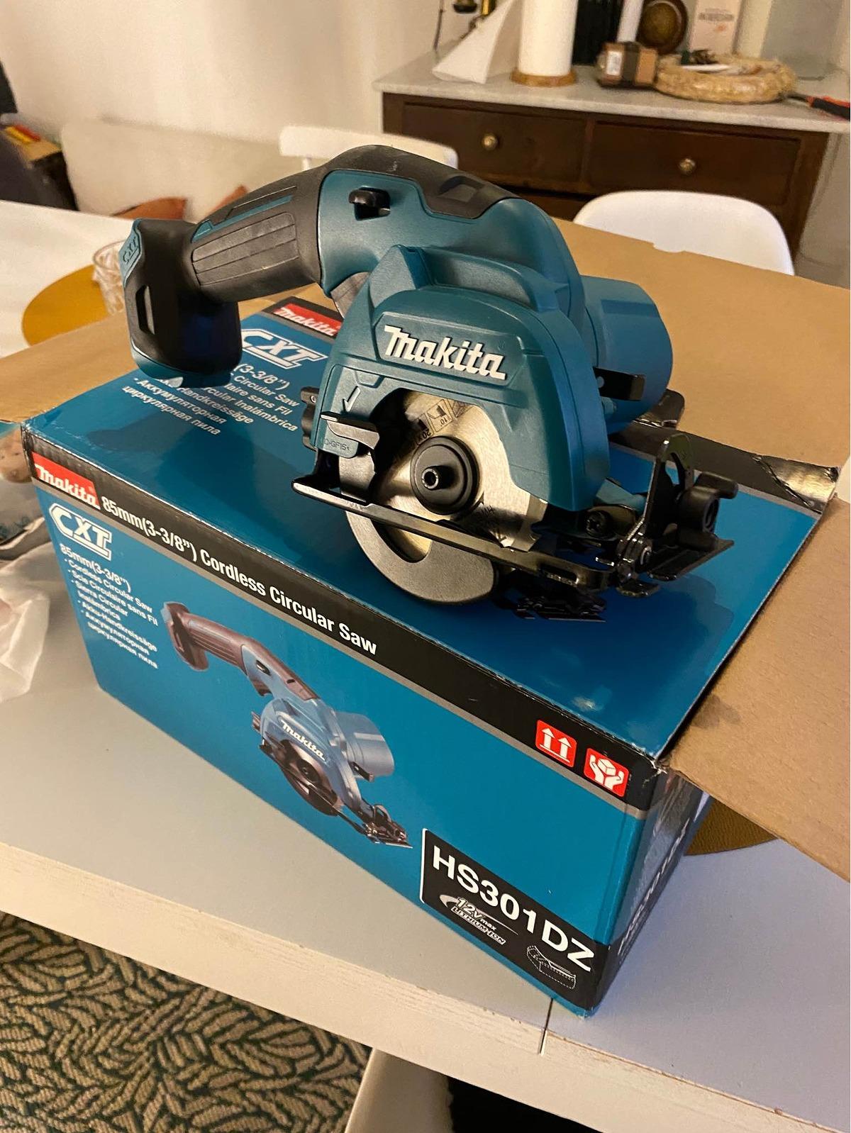 MÁY CƯA ĐĨA DÙNG PIN 12V 85MM MAKITA HS301DZ - HÀNG CHÍNH HÃNG