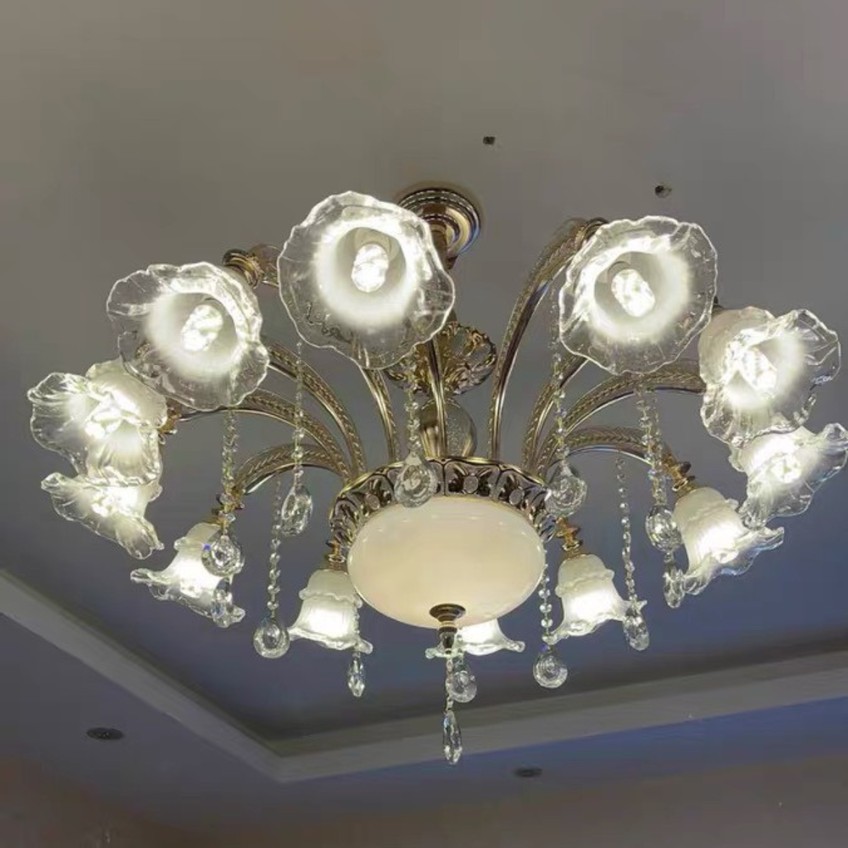 Đèn chùm trang trí Phòng khách - Nhà hàng, Đèn trần chao thủy tinh Cao Cấp, Khung hợp kim mạ vàng, Mã 8003