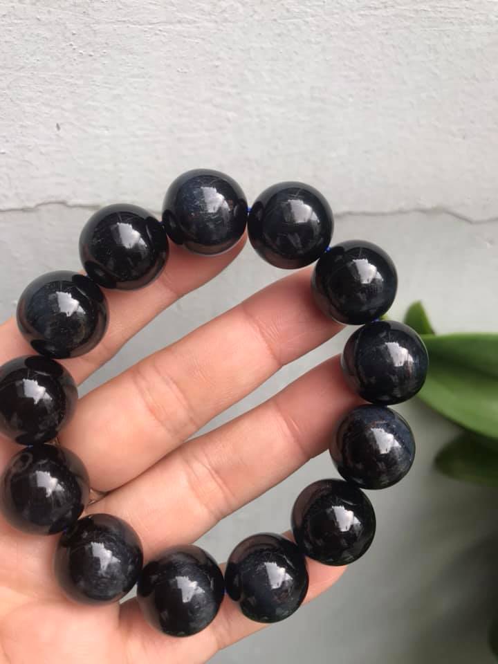 CHIẾC VÒNG ĐÁ TỰ NHIÊN 16mm MỚI XANH XANH ĐEN 13 HẠT NAM mạng THUỶ Mạng MỘC đeo Tốt 67kg đến 80kg