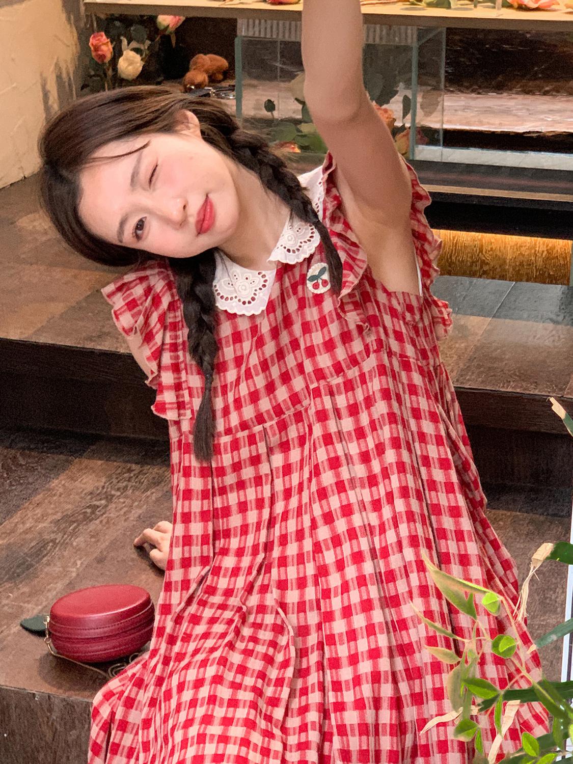 CHENGRUI Vintage búp bê cổ cherry thêu đầm mùa hè 2023 lỏng lẻo ngọt ngào thiết kế cảm giác váy sọc đỏ