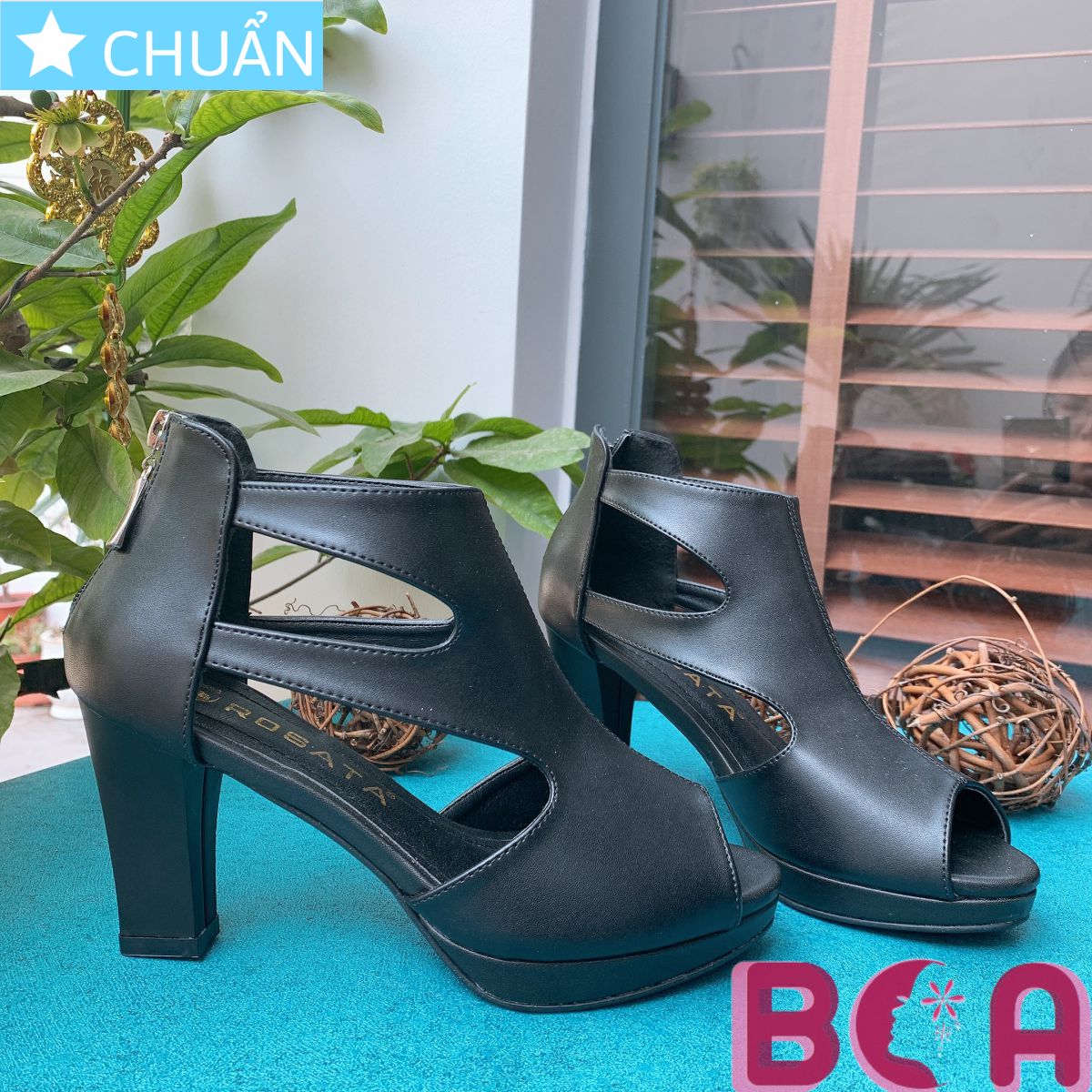 Giày bốt nữ cổ ngắn 8p RO322 ROSATA tại BCASHOP sandal màu đen hở mũi, có dây kéo phía sau, cực kì tôn chân và cá tính