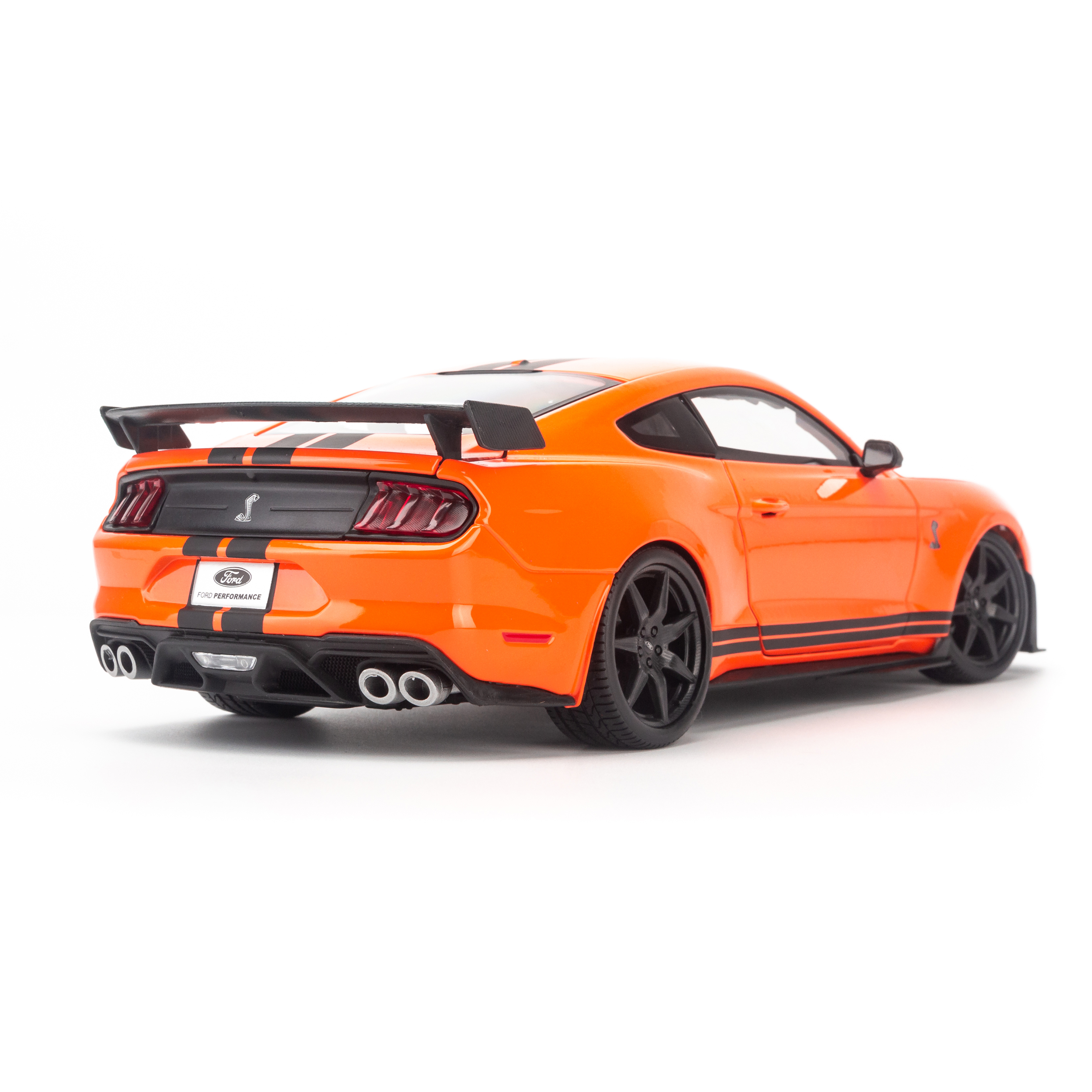 Mô hình xe Ford Mustang Shelby Cobra GT500 1:18 Maisto 31388