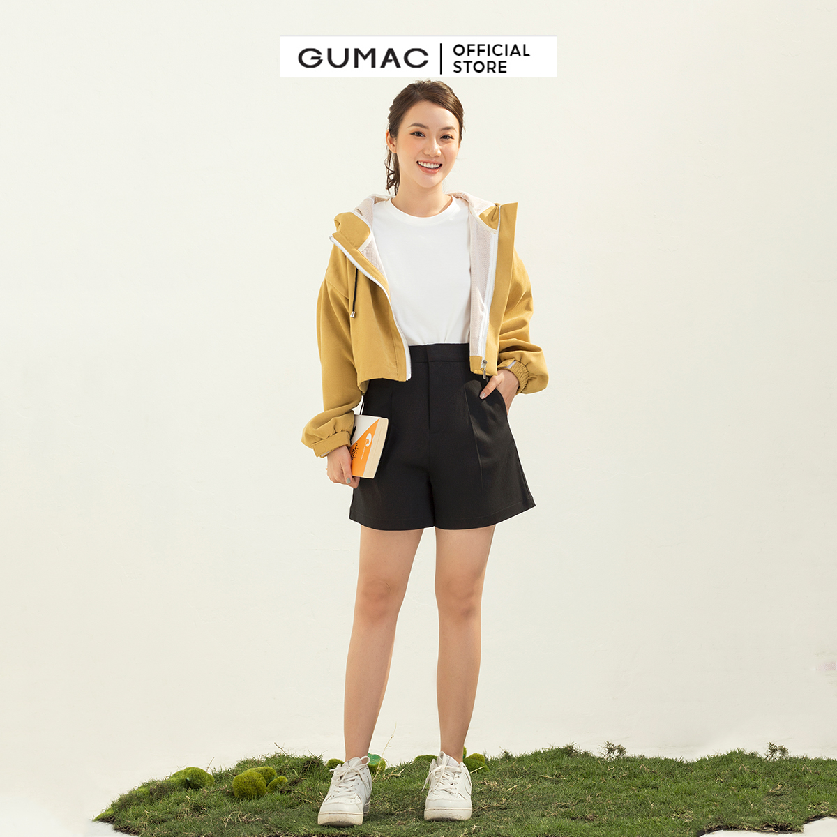 Áo khoác nữ GUMAC AC03050 form Croptop  phối nón trẻ trung