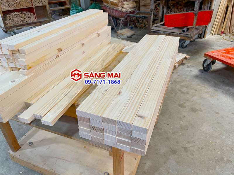 Thanh gỗ thông 3cm x 1,5cm x dài 80cm + láng mịn 4 mặt