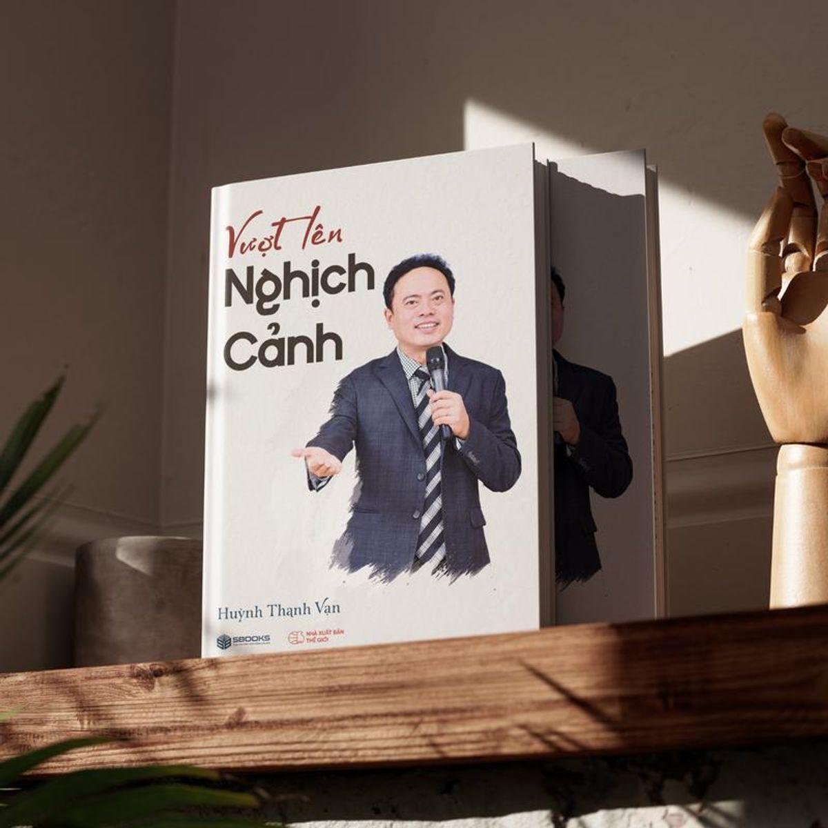 Sách - Vượt Lên Nghịch Cảnh - SBOOKS