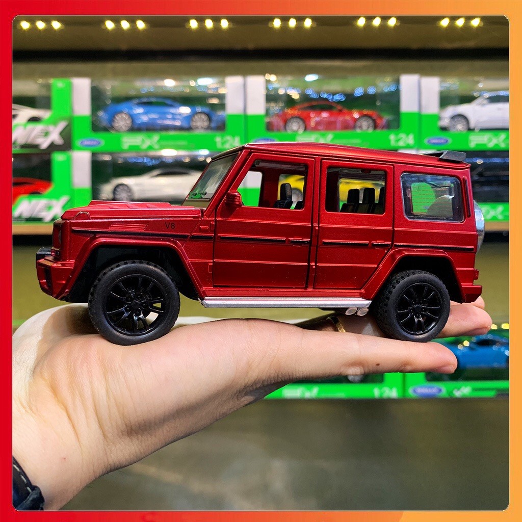 Mô hình xe Mercedes-Benz AMG G63 tỉ lệ 1:32 - màu đỏ