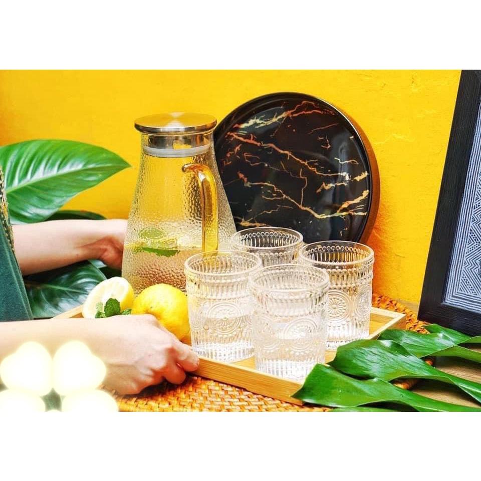 Combo bộ bình nước uống và 6 cốc thủy tinh nhịu nhiệt cao cấp kèm khay gỗ tre