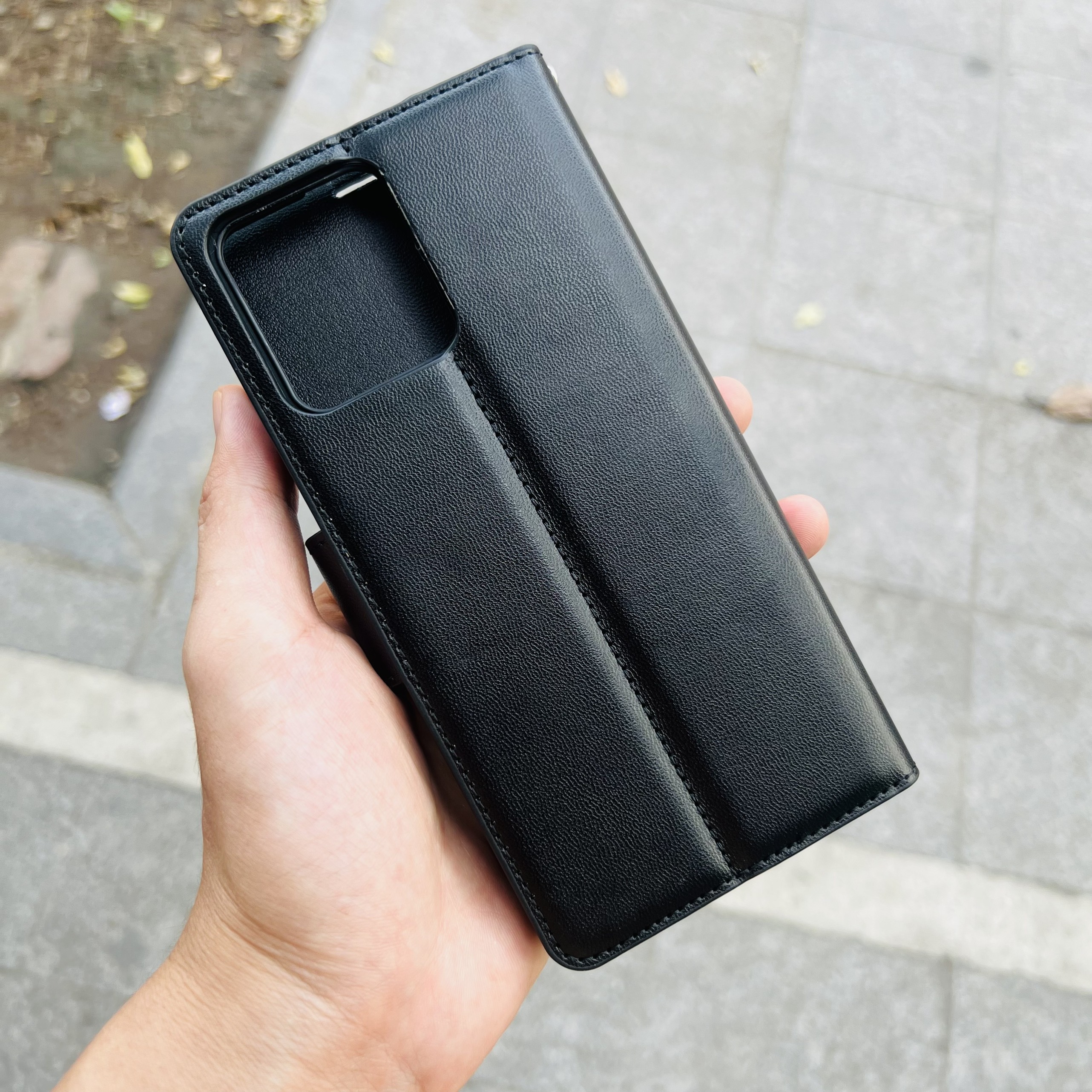 Bao da cho Realme C30s hiệu Hanman quai cài, có ngăn đựng thẻ và tiền tiện lợi