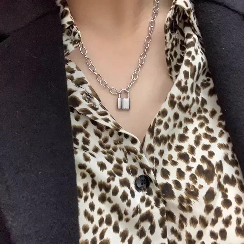 Vòng cổ khoá titan sexy sành điệu