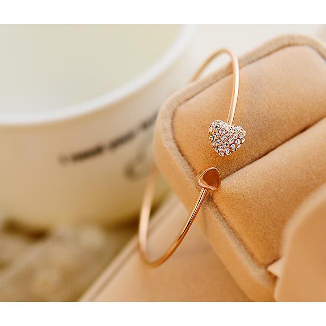 Vòng tay mở tình yếu thiết kế hình trái tim, đính kim cương, VTA005