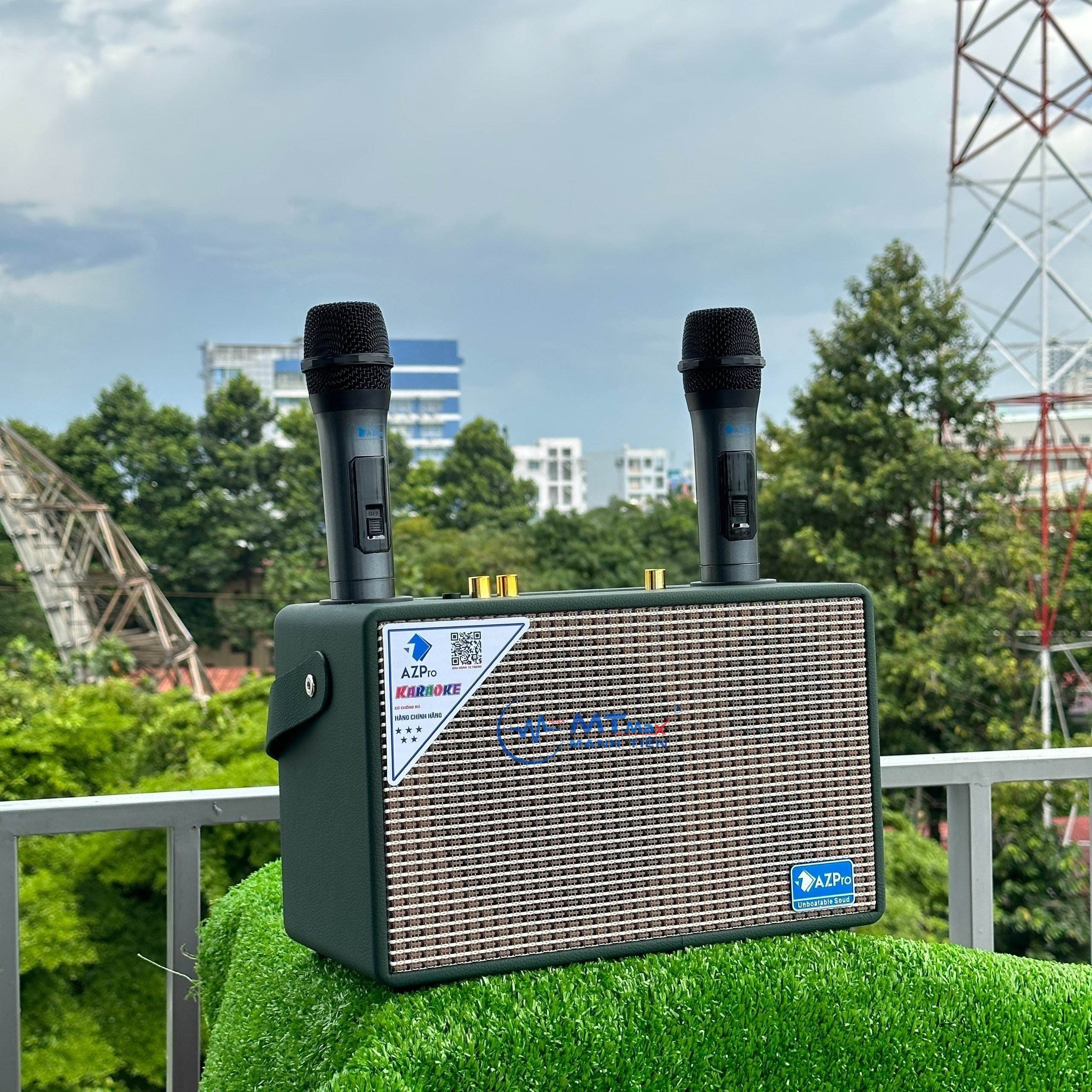 Loa Xách Tay AZPro SG06 - Đỉnh Cao Âm Thanh Cao Cấp Giá Rẻ, Tặng Kèm 2 Micro Không Dây và Chống Lăn. Hàng chính hãng