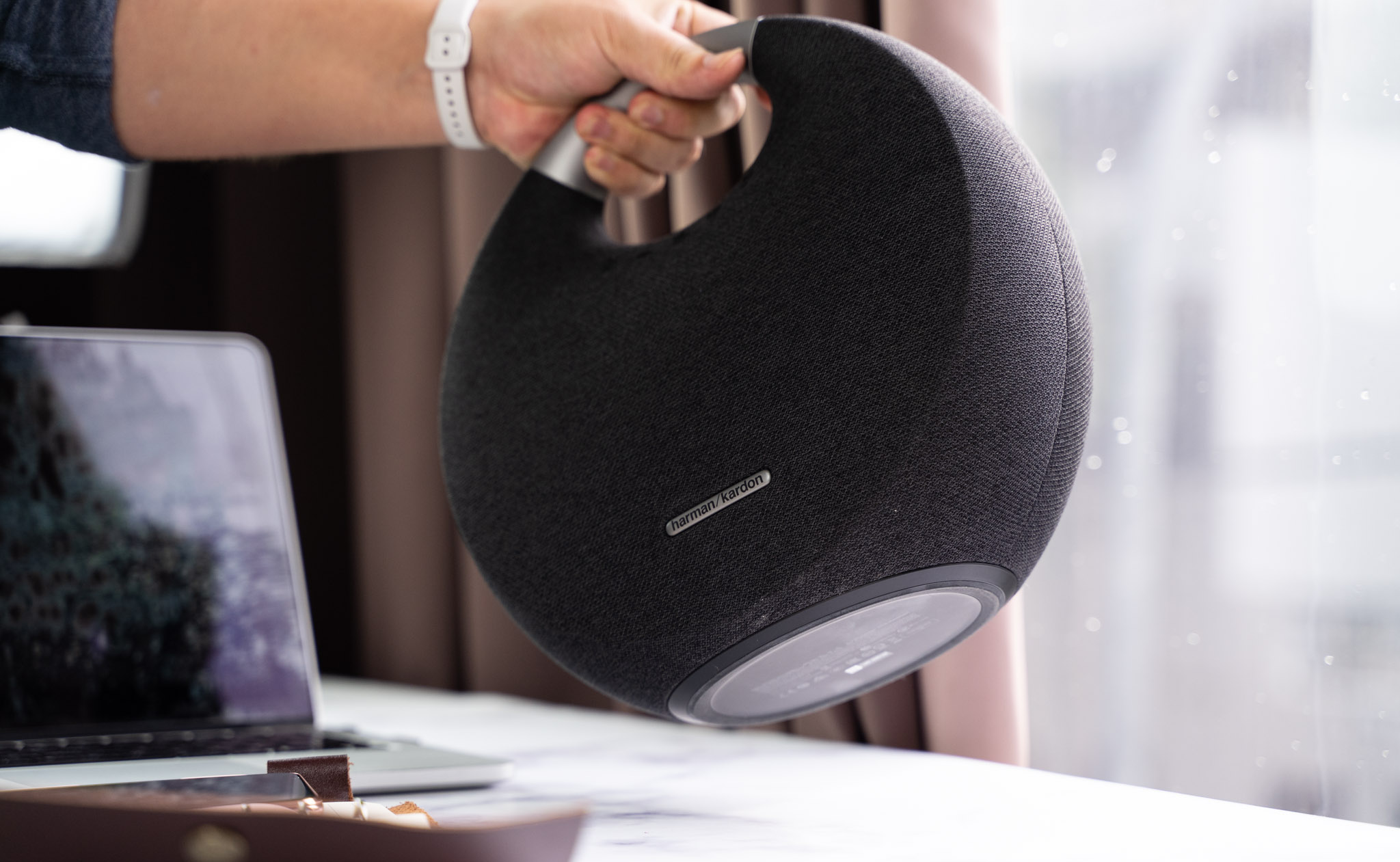 Loa bluetooth Harman Kardon Onyx Studio 6 (50w) - Hàng chính hãng