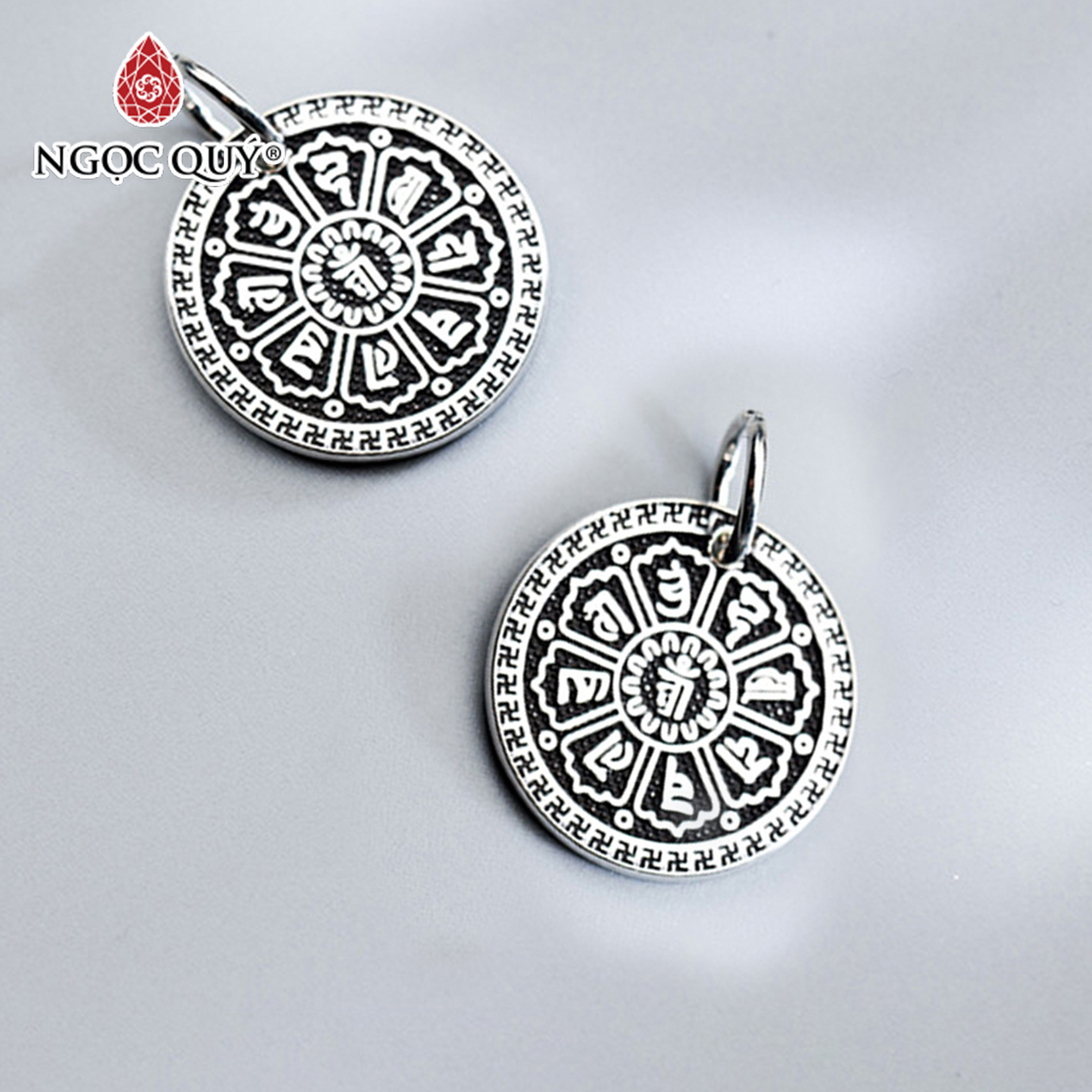 Combo 2 cái charm bạc hình tròn họa tiết lục tự minh chú treo - Ngọc Quý Gemstones
