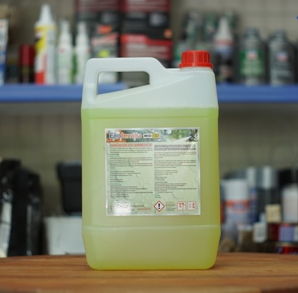 Dung dịch rửa xe không chạm Ekokemika Bio 25- 5L