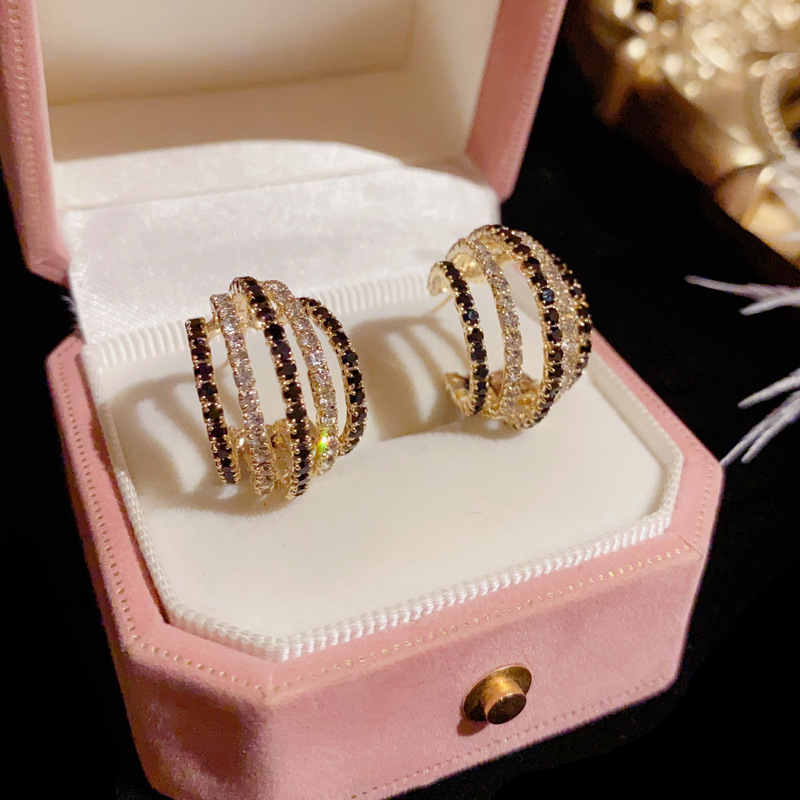 BÔNG TAI KHOEN TRÒN BA LỚP ĐÍNH ĐÁ ZIRCON KIỂU DÁNG HÀN QUỐC