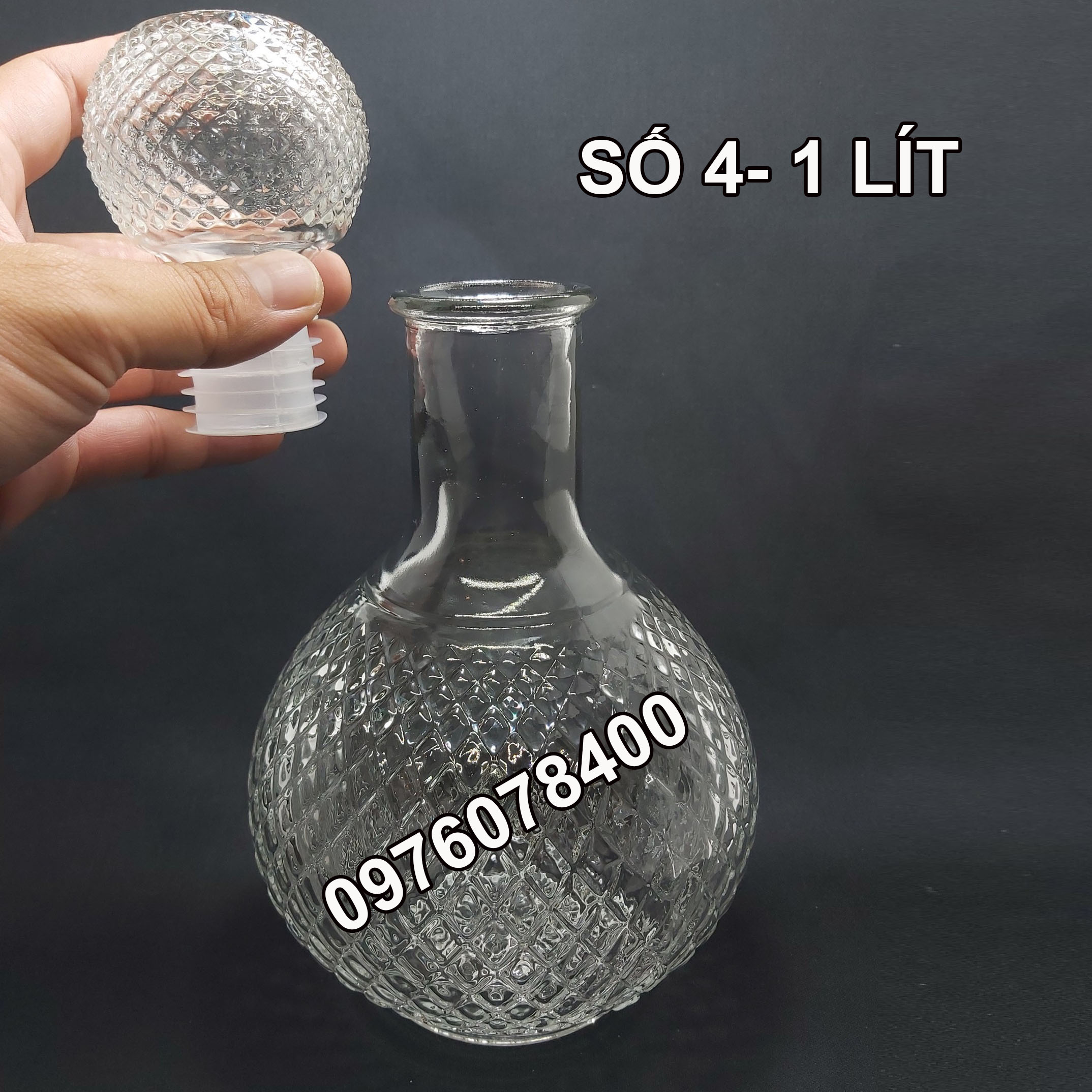 Bình Đựng Rượu Thủy Tinh Cao Cấp 1L. Mẫu Tròn Hoa Văn Nổi Sang Trọng