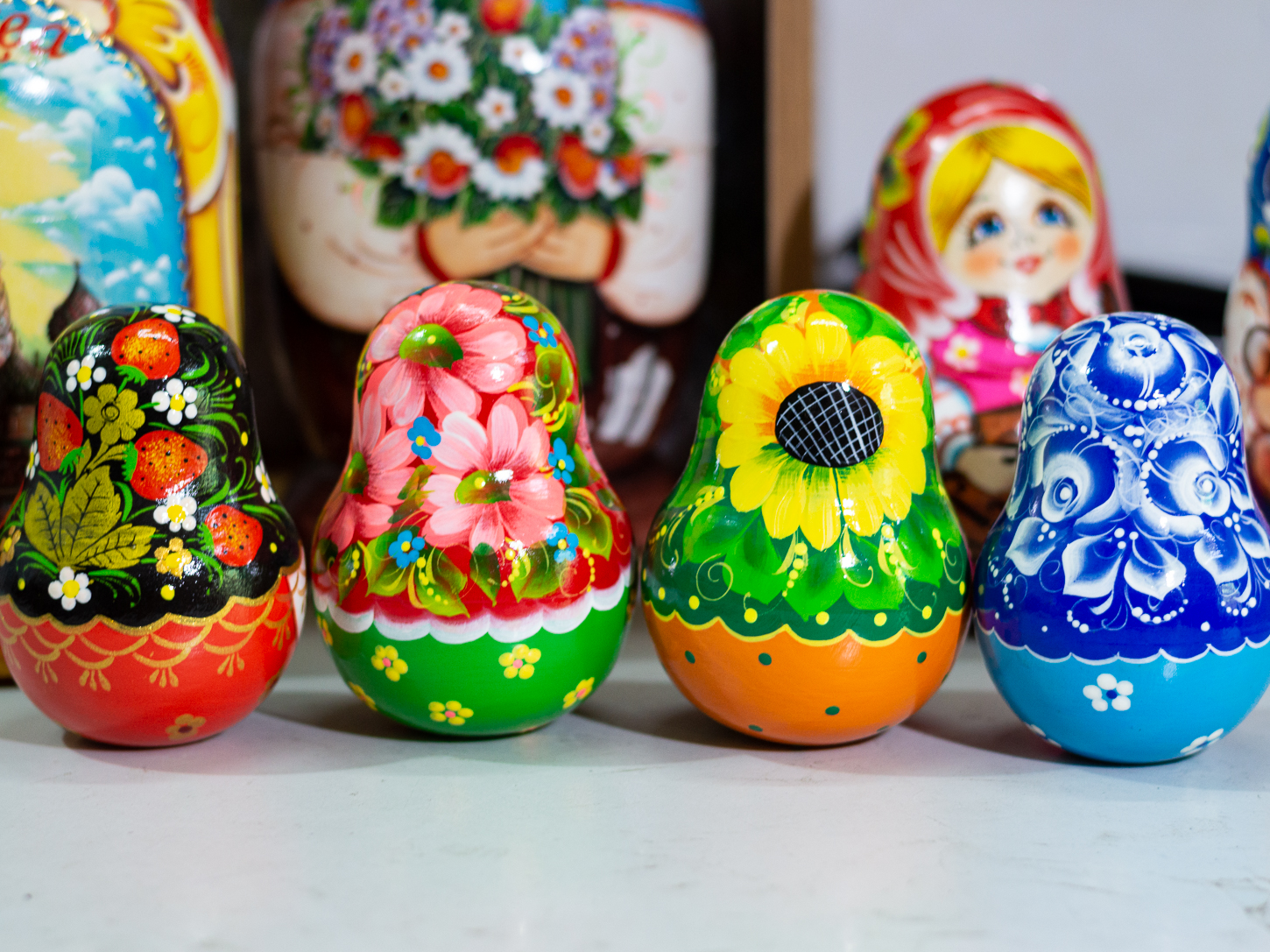 BÚP BÊ LẬT ĐẬT NGA BẰNG GỖ VẼ HOA VĂN CỰC DỄ THƯƠNG CÓ CHUÔNG GIÁ SIÊU ƯU ĐÃI
