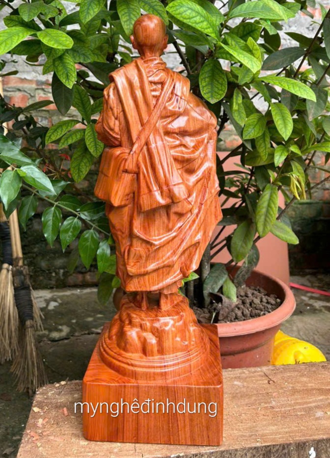 Tượng thầy thích minh tuệ bằng gỗ hương đá kt cao 50cm