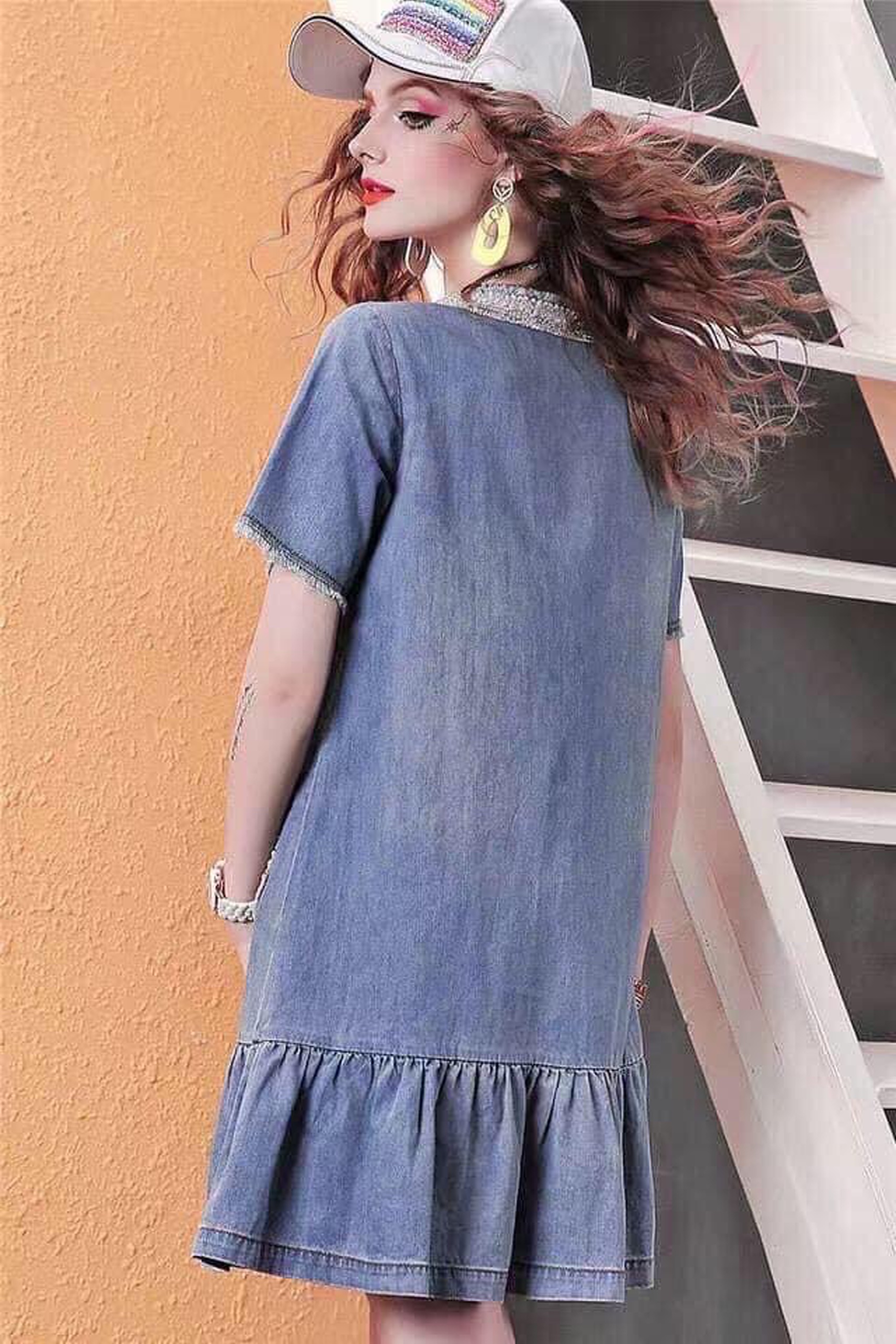 Đầm jeans suông đính đá, váy đuôi cá