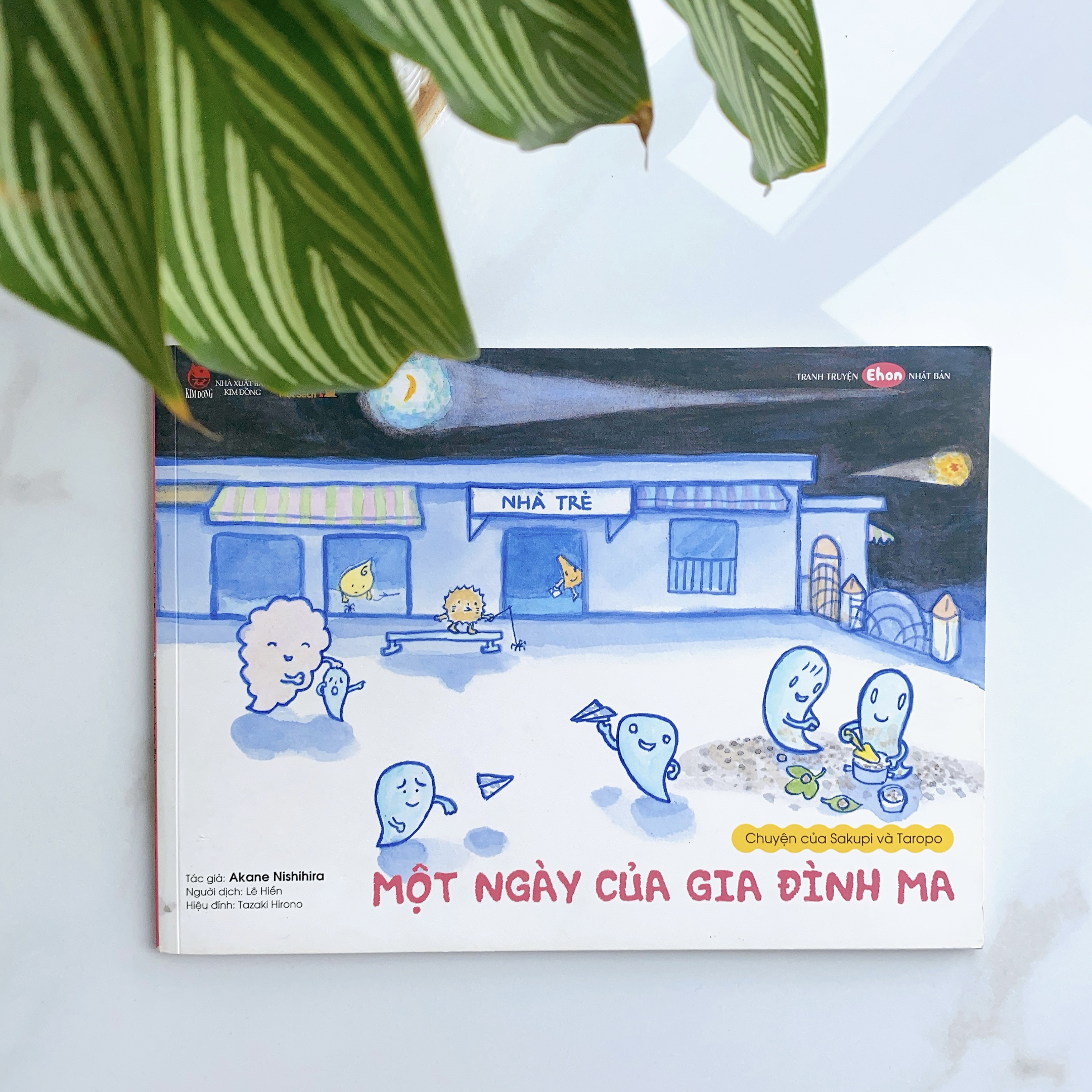 Sách cho bé từ 3 tuổi - Phát triển quan sát Một ngày của gia đình ma