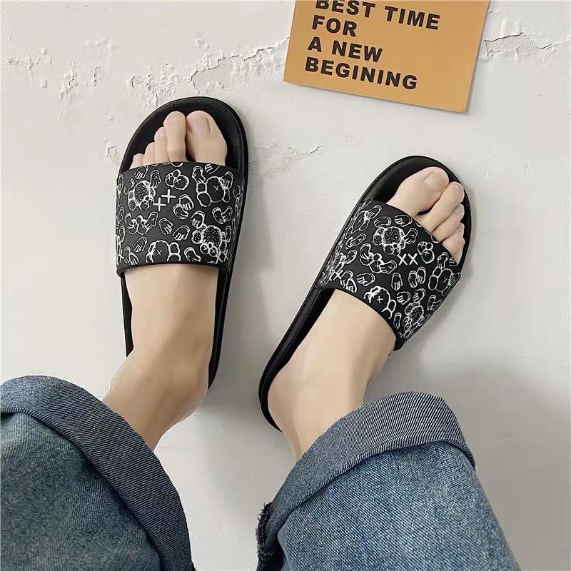 Dép Kaws 2 mẫu đen trắng dễ phối size 36-41