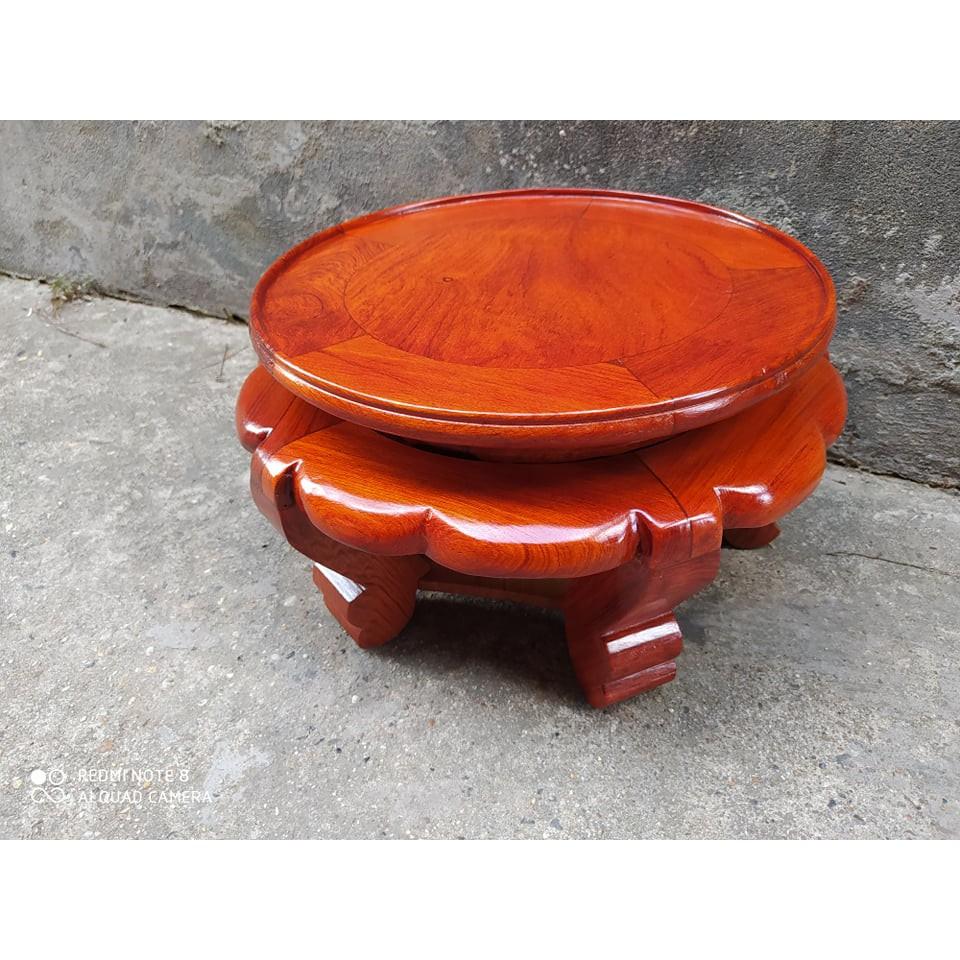 Kỷ váy gỗ hương đá