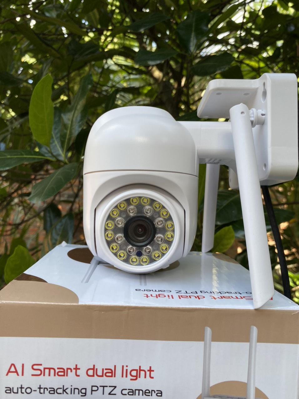Camera IP Wifi Ngoài trời Yoosee PTZ 2 Râu FullHD 1080P 4 LED trợ sáng, 4 LED hồng ngoại, đàm thoại 2 chiều, hỗ trợ xoay 360 Hàng Nhập Khẩu