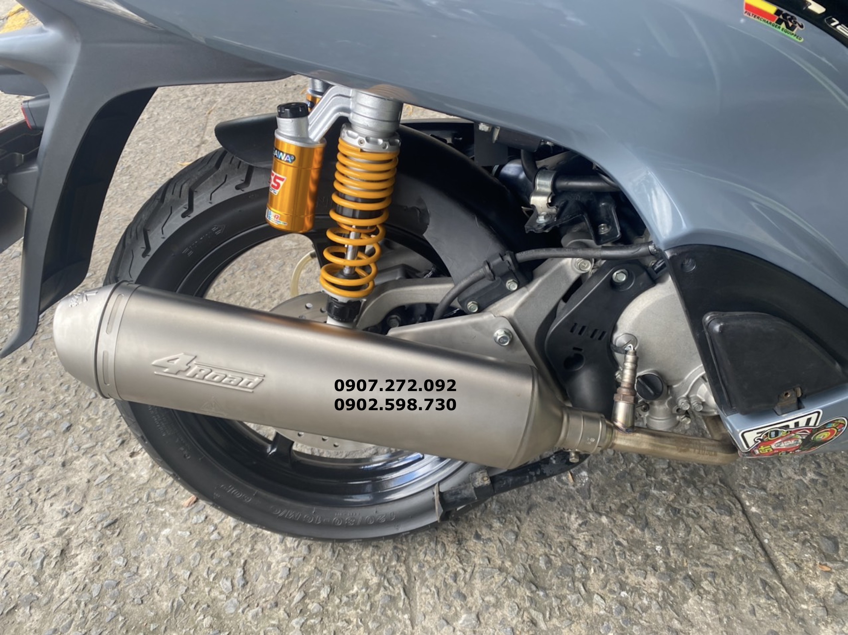 Bộ pas & cổ R8 gắn lon pô 4road nhập khẩu inox 304 cho SH Ý / Dylan