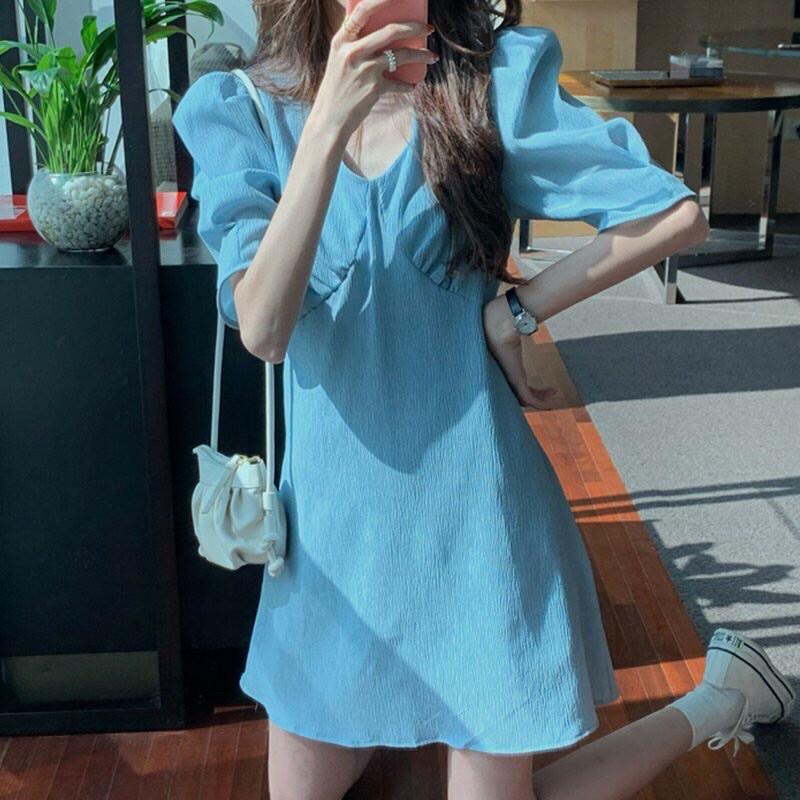 Váy suông ngắn cổ v nhấn ngực