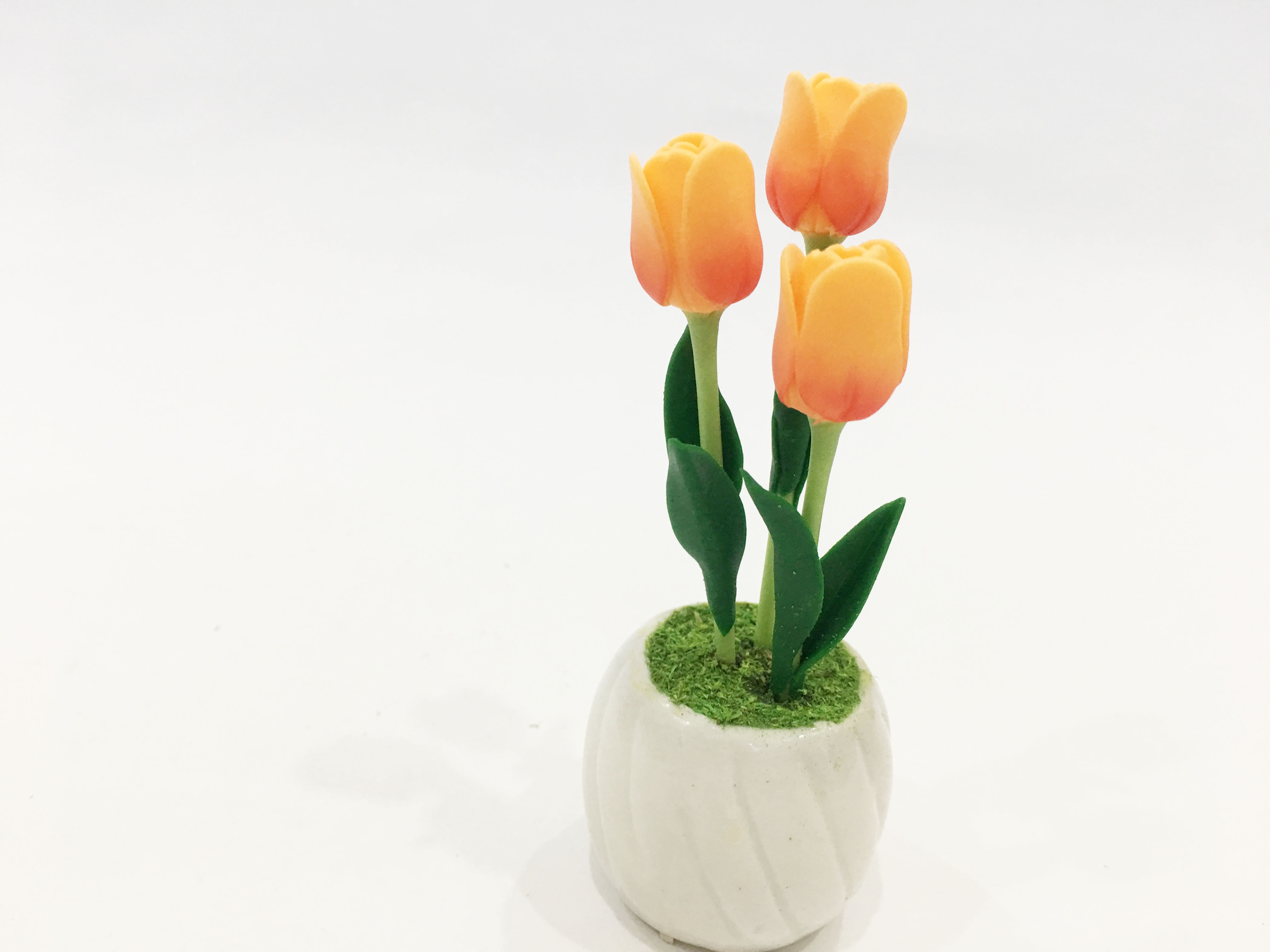 Chậu hoa đất sét mini - Cây tulip / Uất kim hương (phát màu ngẫu nhiên) - Quà tặng trang trí handmade